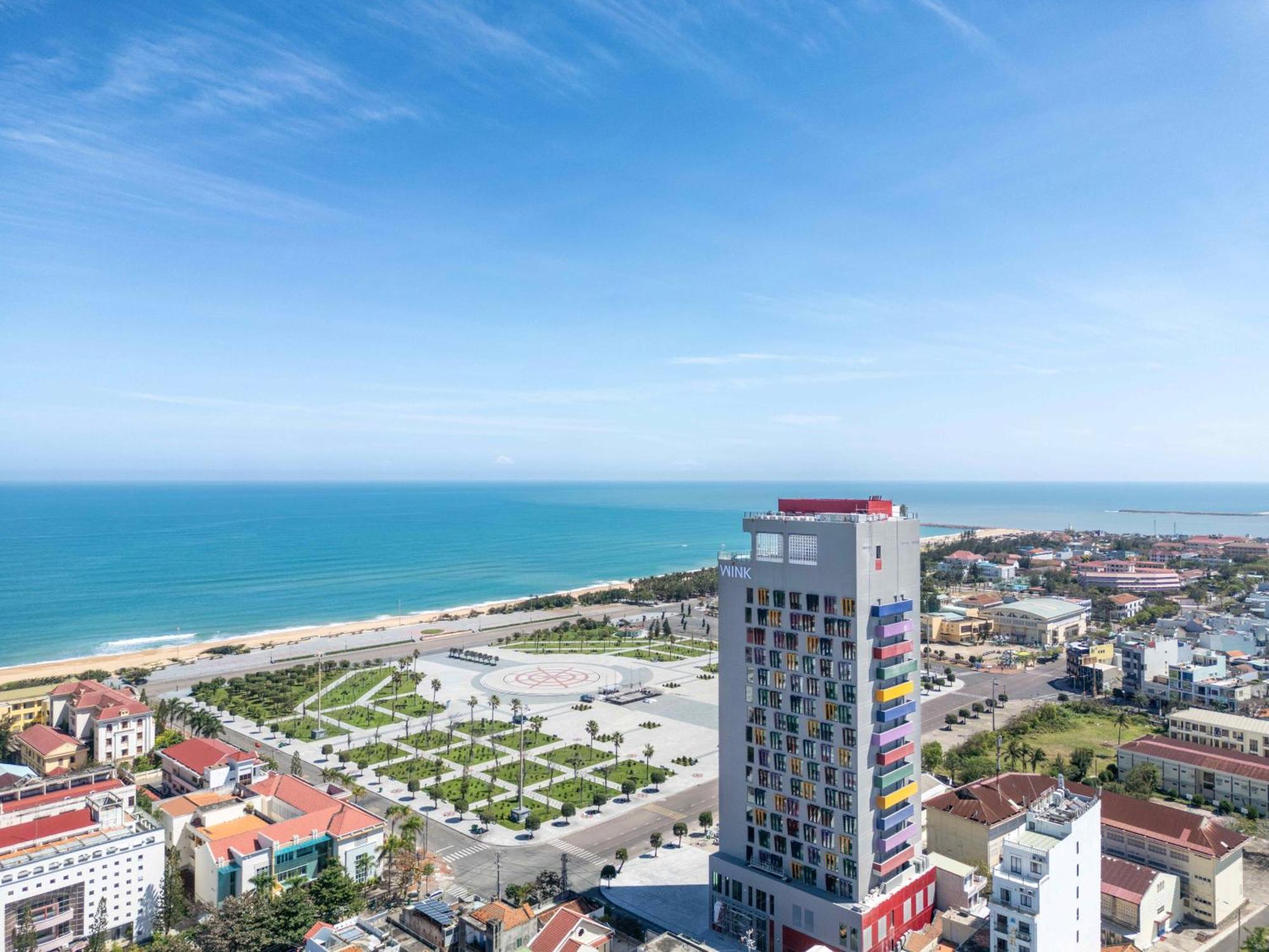 Wink Hotel Tuy Hoa Beach - 24Hrs Stay & Rooftop Pool Bar Zewnętrze zdjęcie
