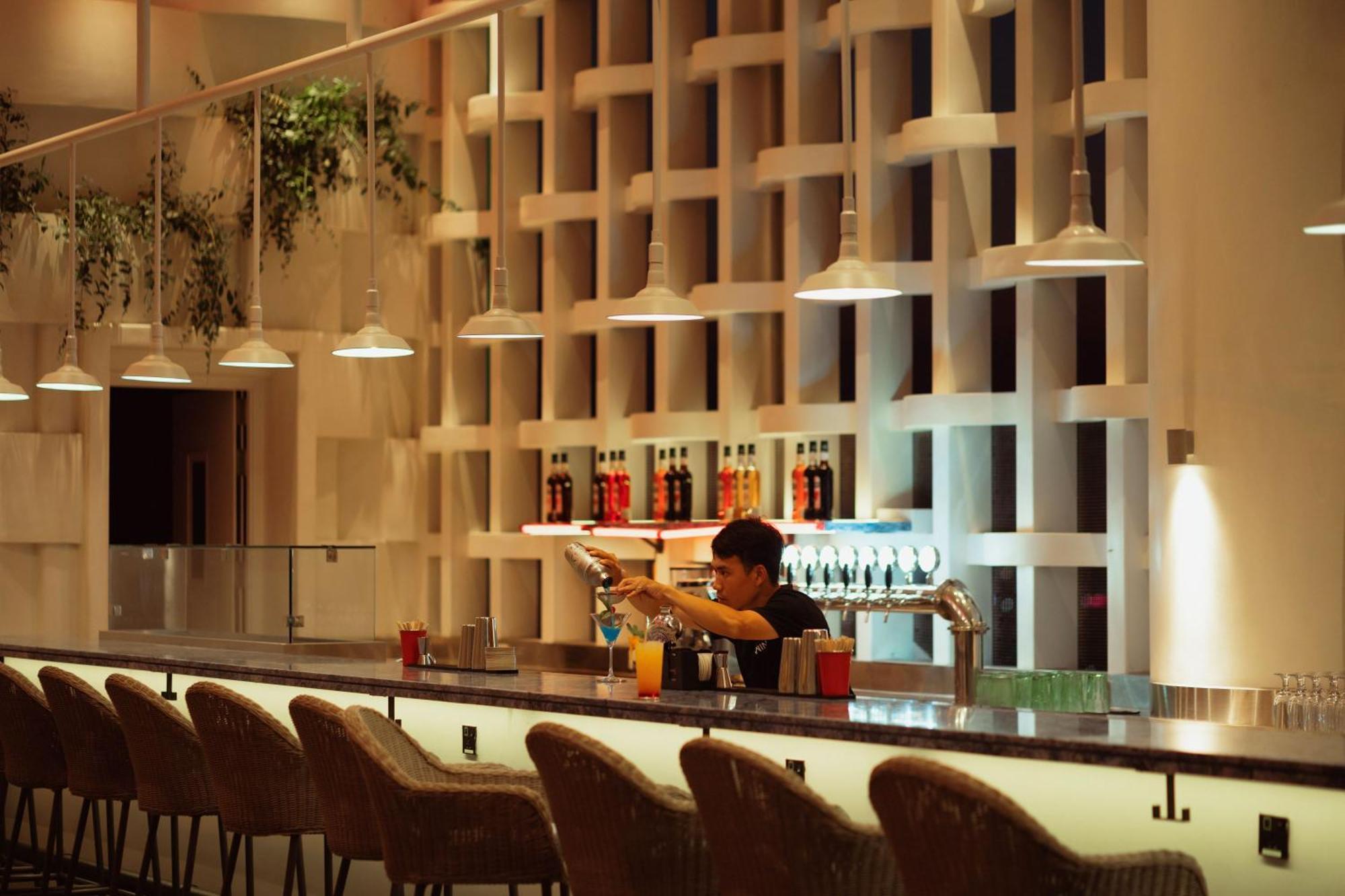 Wink Hotel Tuy Hoa Beach - 24Hrs Stay & Rooftop Pool Bar Zewnętrze zdjęcie
